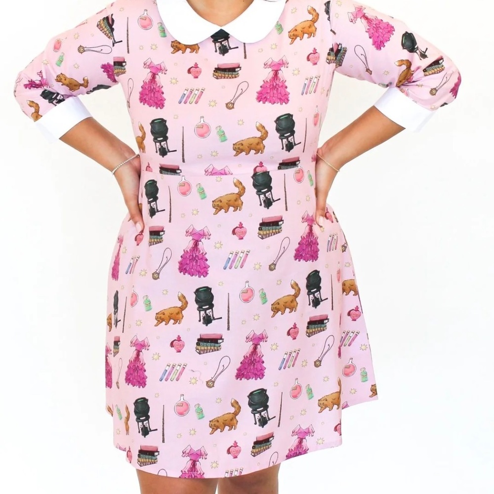 Cakeworthy Hermione Dress Women's Medium 100% Cotton Harry Potter Pink All-Over